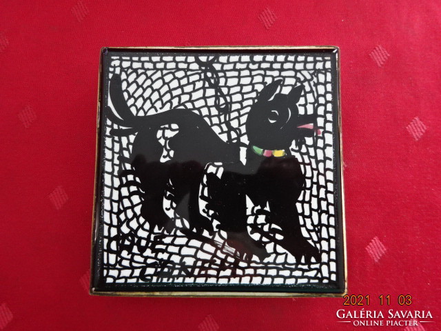 Dog patterned ceramic placemat, size 11 x 11 cm. He has!