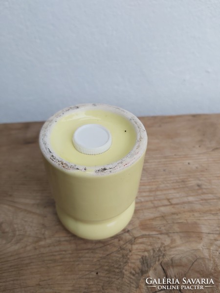 Ritka Sárga 8  cm-es sószóró  nosztalgia darab fűszertartó