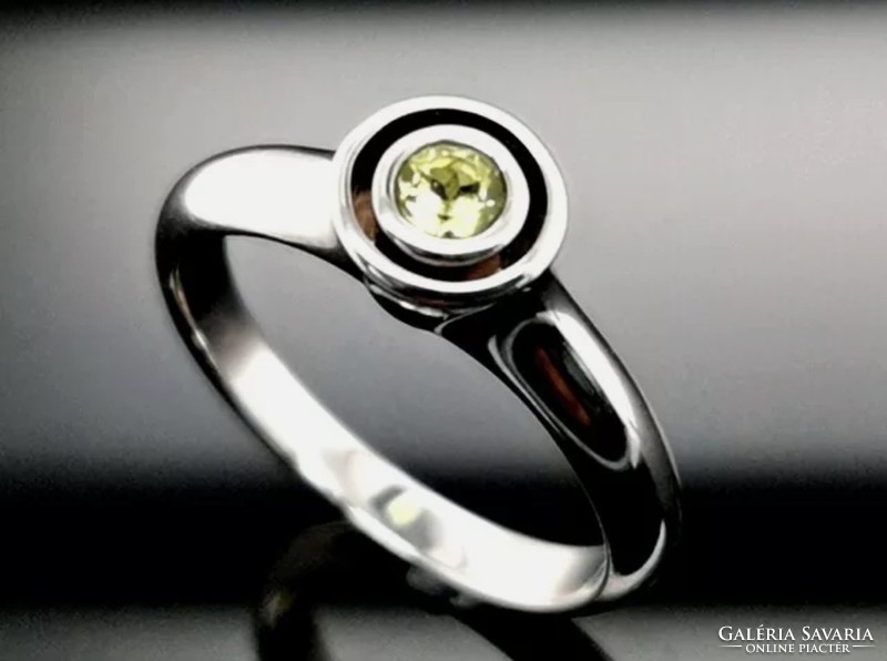 Különleges  peridot drágaköves gyűrű, 56 méret   925 ezüst  új