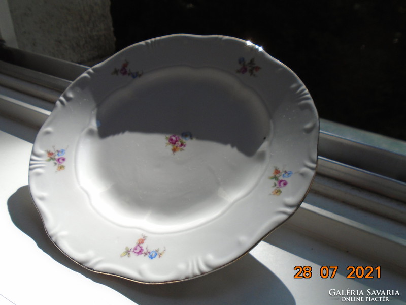Zsolnay dombormintás szórt virágmintás süteményes tányér, benyomott jelzéssel 19,5 cm