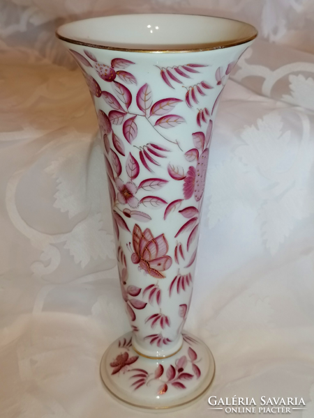 Beautiful vase with Herend zova pattern