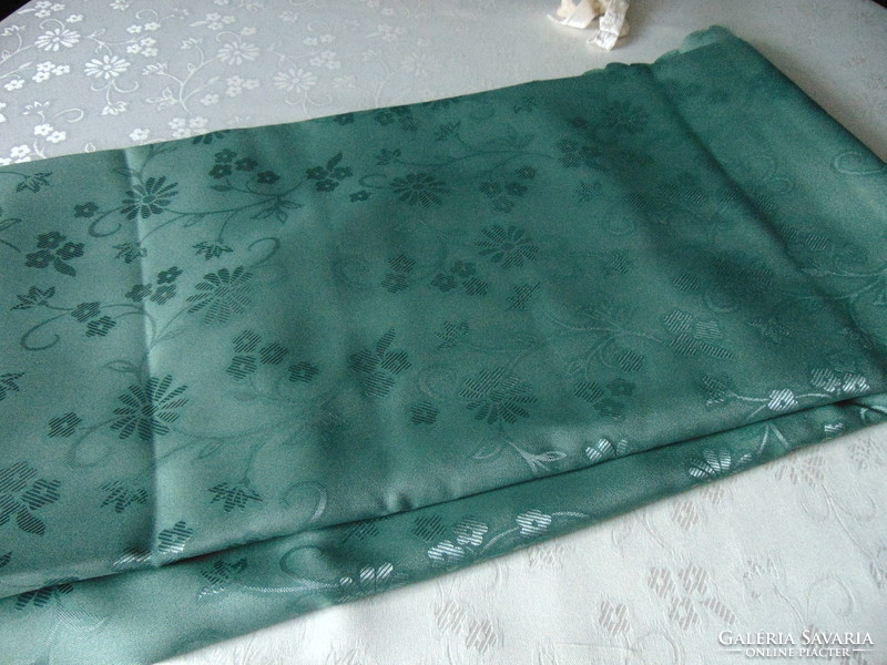 Beautiful moss green silk tablecloth 155 x 300 cm oval!