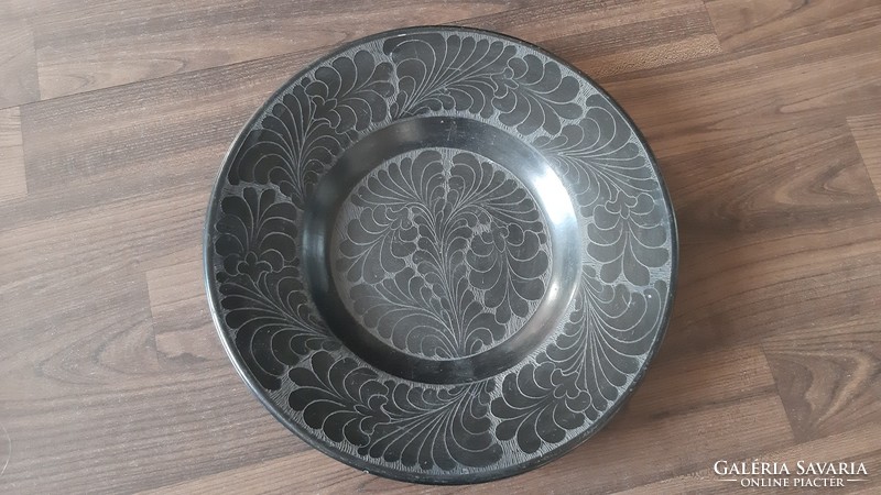 Ceramic plate