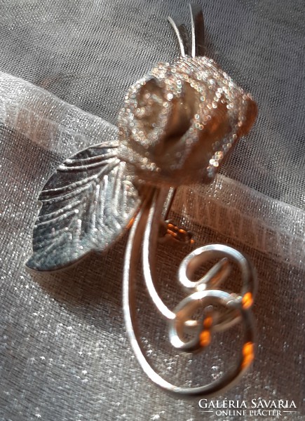 Silver-plated brooch with rose!