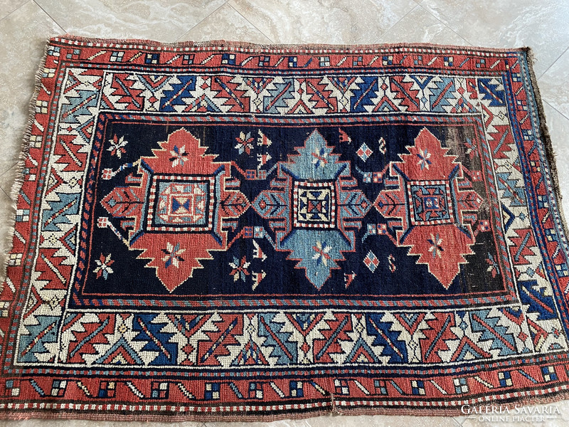 Antik kazak szőnyeg 179x119cm