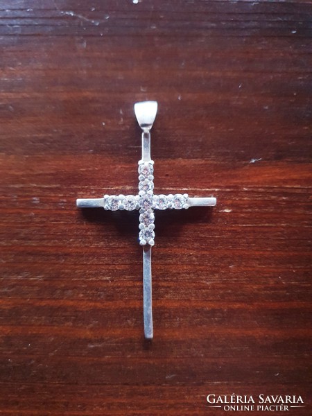 Marked stony silver cross pendant