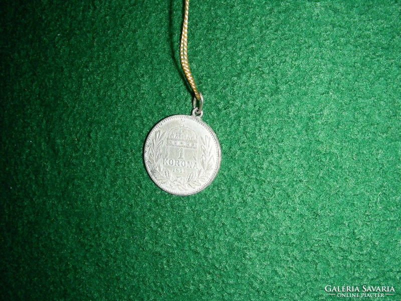 1 Crown 1895 pendant