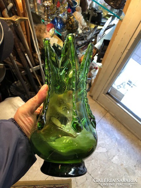 Glass vase, 20 cm high, in perfect condition. Rarity