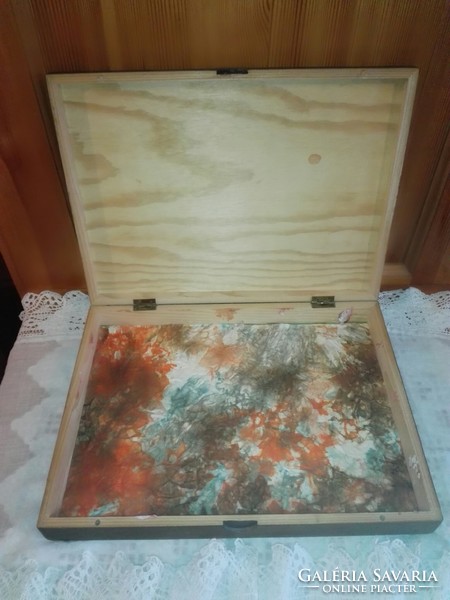 Óriási kézzel festett fa doboz..bizsunak ,32x24x5,5