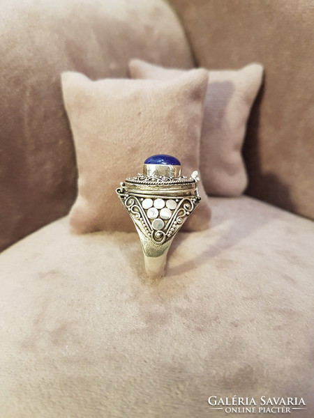 Indonéz ezüst gyűrű, lápisz lazuli kővel