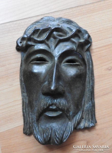 Dwelling house 1940 _ bronze head of Jesus