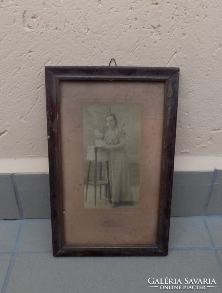 Antique female photograph by Victor Till photographer in picture frame 17 * 26.5 cm