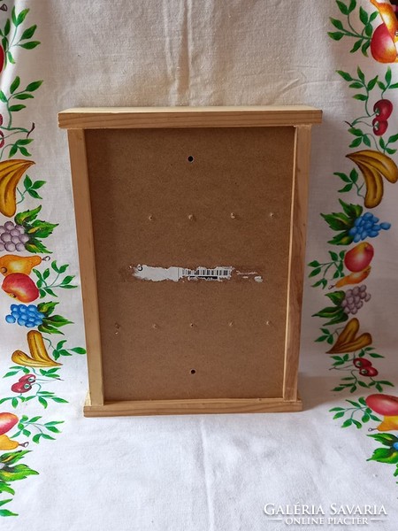 Fali fa kulcstartó - kulcs tároló doboz (gyöngyvirág decoupage technikával lett rá rakva)