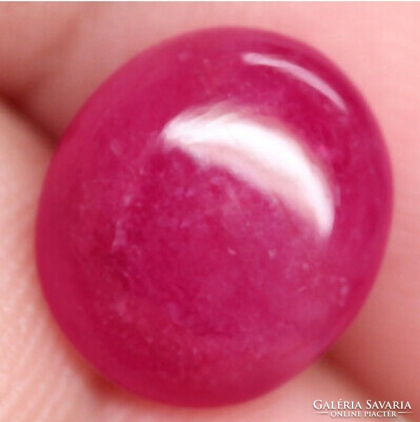 9.33 ct madagaszkári hőkezelt rubin kaboson drágakő