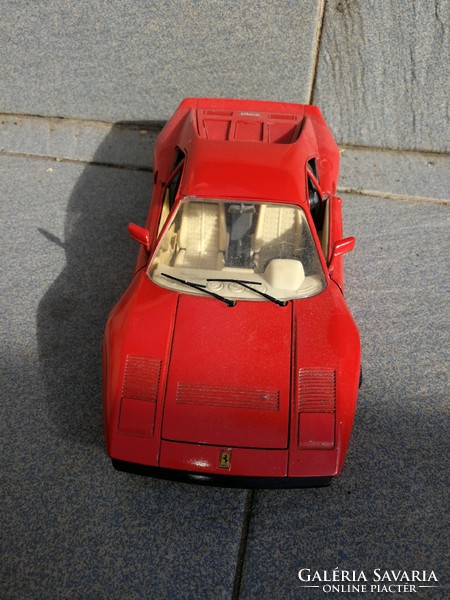 Ferrari Gto1984 es modell 1/18 modell, makett. Burago