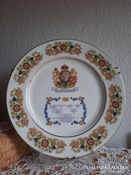 Aynsley English porcelain wall plate with a family tree of female members of the royal family.