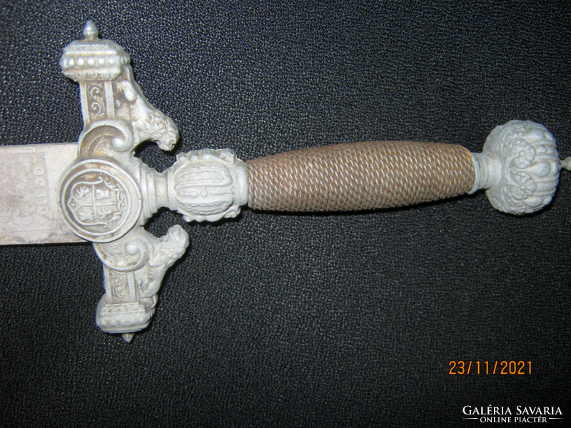 Toledo ornament dagger replica