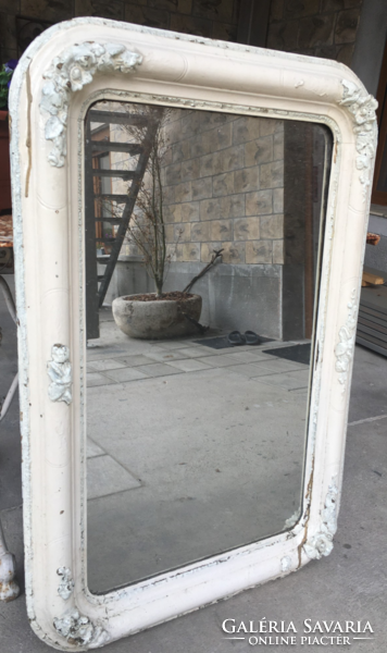 Nagy méretű krémfehér bieder keret tükörrel
