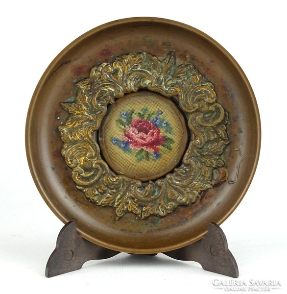 1G714 Floral Tapestry Needlework Ornate Copper Wall Plate 13.8 Cm
