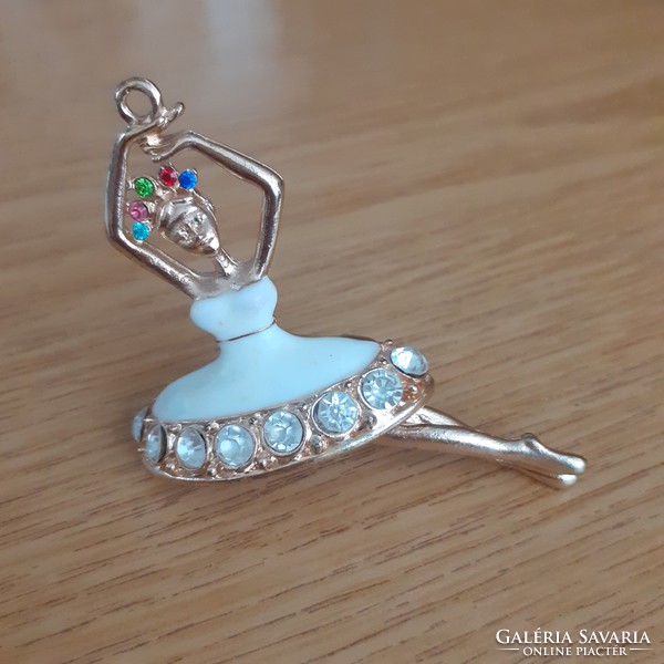 The little ballerina pendant