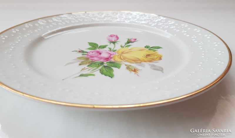 Meißner porcelain plate with hand painted bouquet pattern of vintage pgh 70s