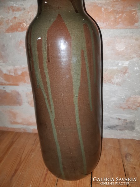Diluted patterned ceramic floor vase