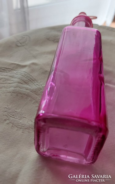 Antik ecetes / olajos tömör üveg,  gyönyörű magenta pink színben, hibátlan állapotú