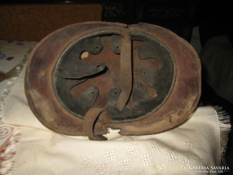 Fireman's leather helmet, kobak from the mid-1800s 26 x 16 cm