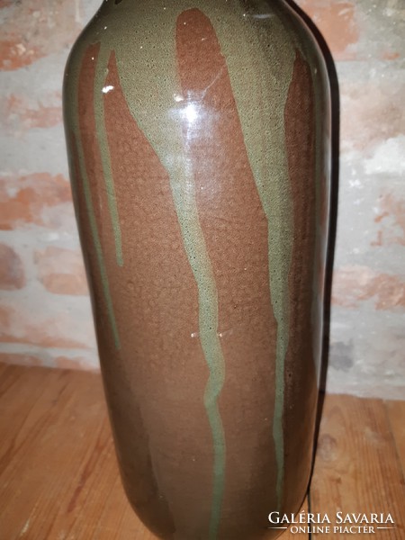 Diluted patterned ceramic floor vase