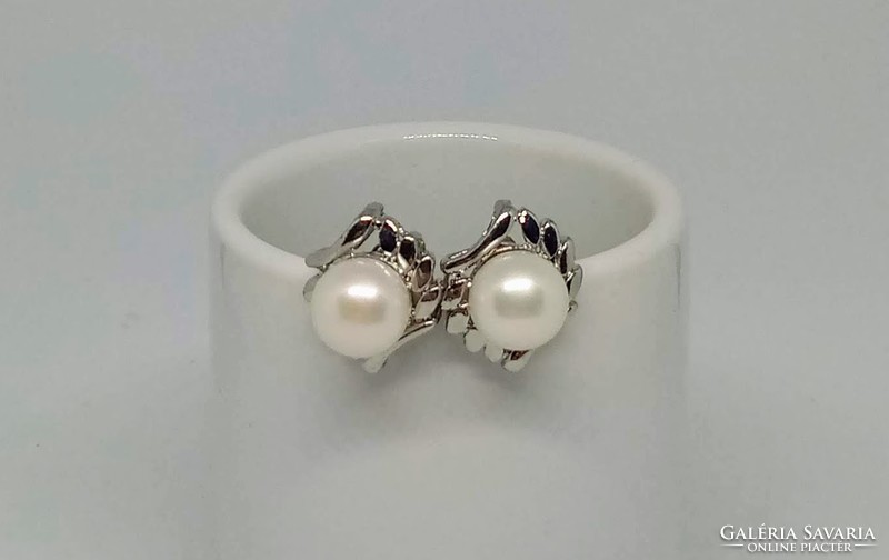 Freshwater white 8-9mm pearl earrings