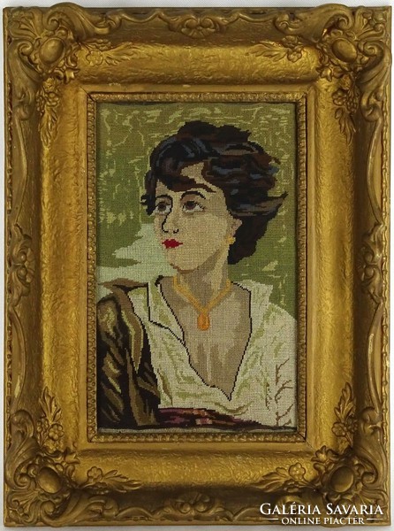1G912 Tapestry child portrait in gilded blondel frame
