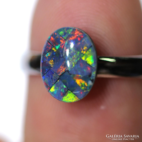 A real specialty is triplet opal / opal