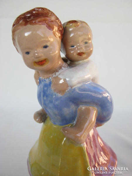Retro ... Mother with baby ceramic figure