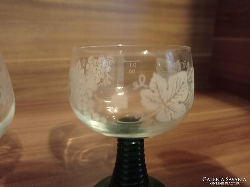 Két darab szőlő mintás pohár