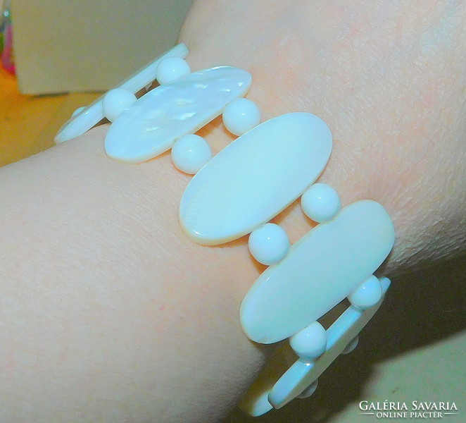 Snow white pearl craft bracelet