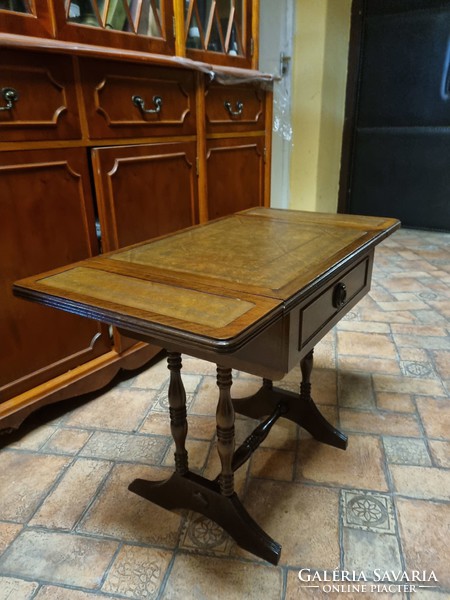 English leather table