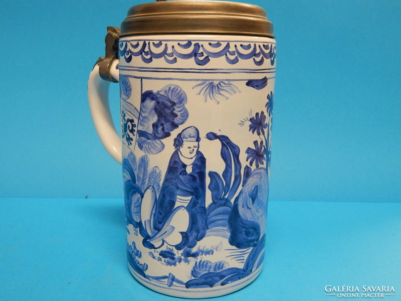 23 Cm high, 1 liter beer mug with lid in excellent condition