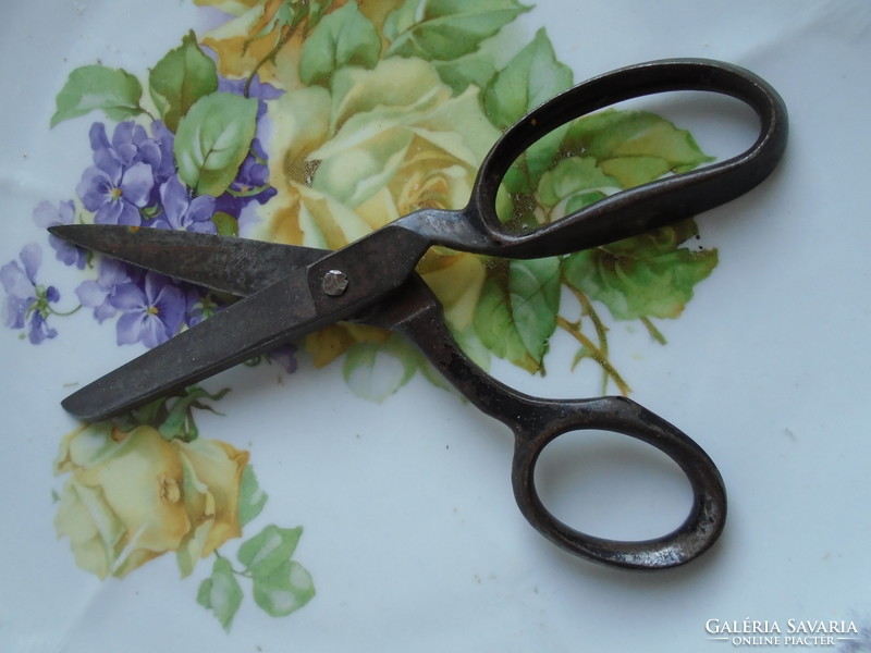 Antique, English, marked tailor's scissors.