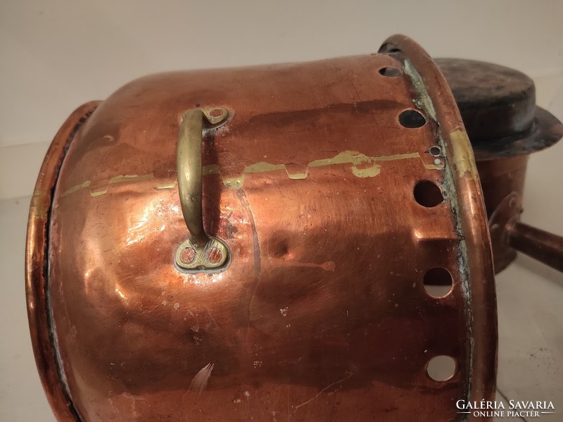 Antik patinás muzeális konyhai tűzteres eszköz nagy vörösréz nyeles csőrös edény 446