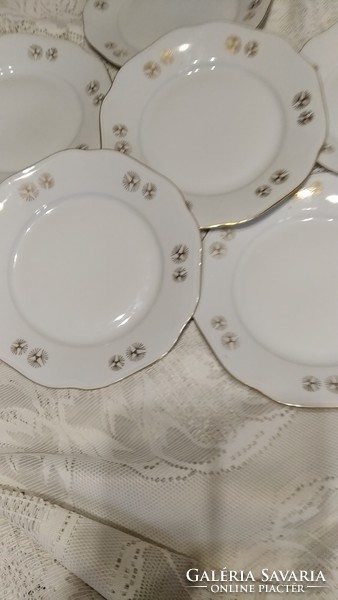 Cseh porcelan  hibátlan arany mintás lapos tányér 4800ft 6 darab