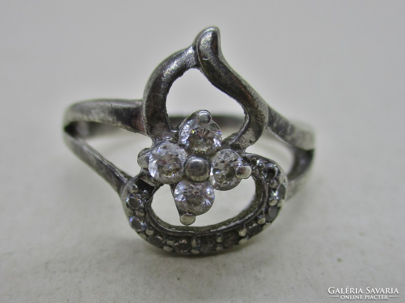 Very elegant old silver ring with white stones