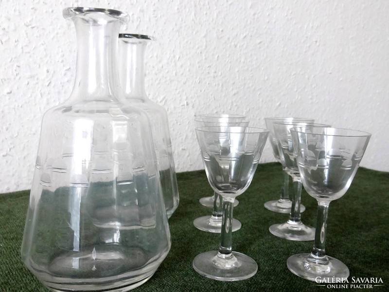 Liqueur / brandy set with two bottles