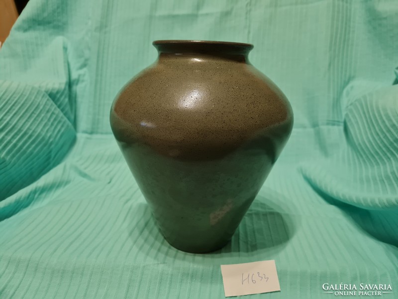 Ceramic vase buday