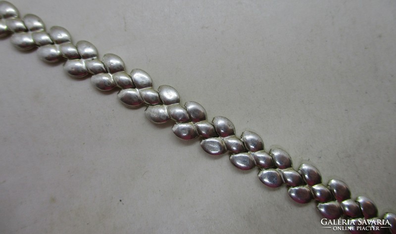 Silver bracelet with a very beautiful pattern
