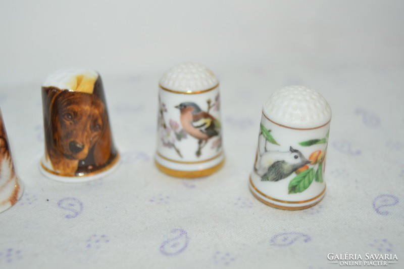 5 db állatmintás jelzett porcelán Angol gyűszű gyűjteményből