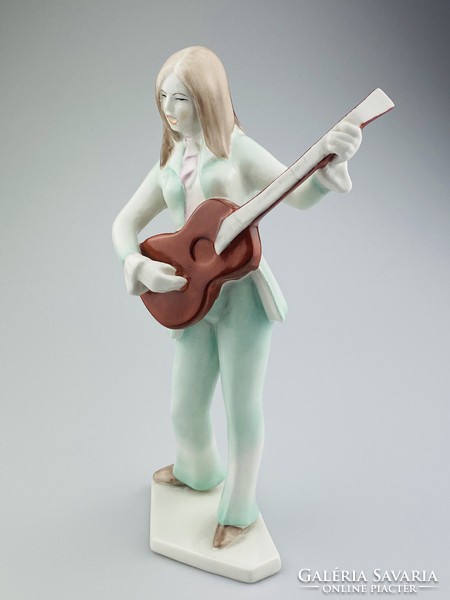 Aquincum porcelain guitarist girl - retro