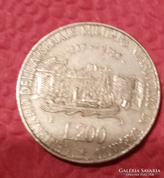 200 Italian lira 1989
