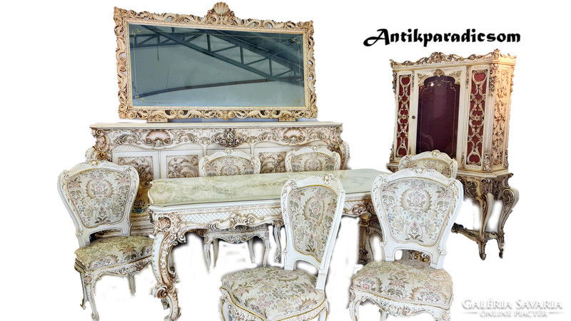 The A444 is a beautiful Venetian hand-painted baroque dining set