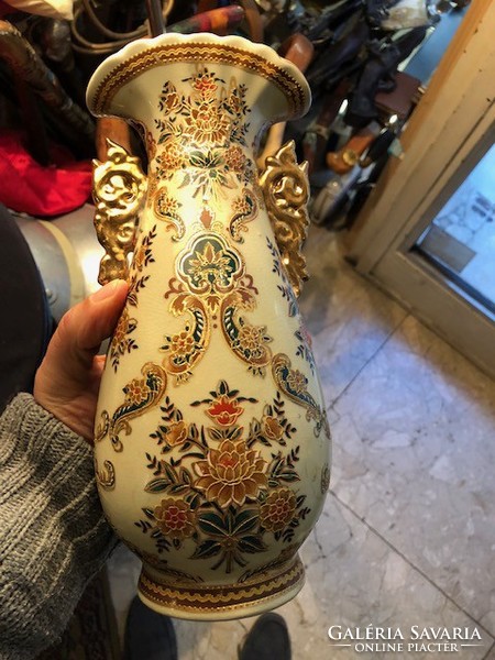 Kinai porcelán váza, szignált, jelzett, hibátlan, 28 cm-es magasságú