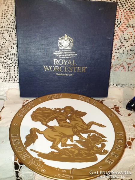 Royal worcester decorative plate box